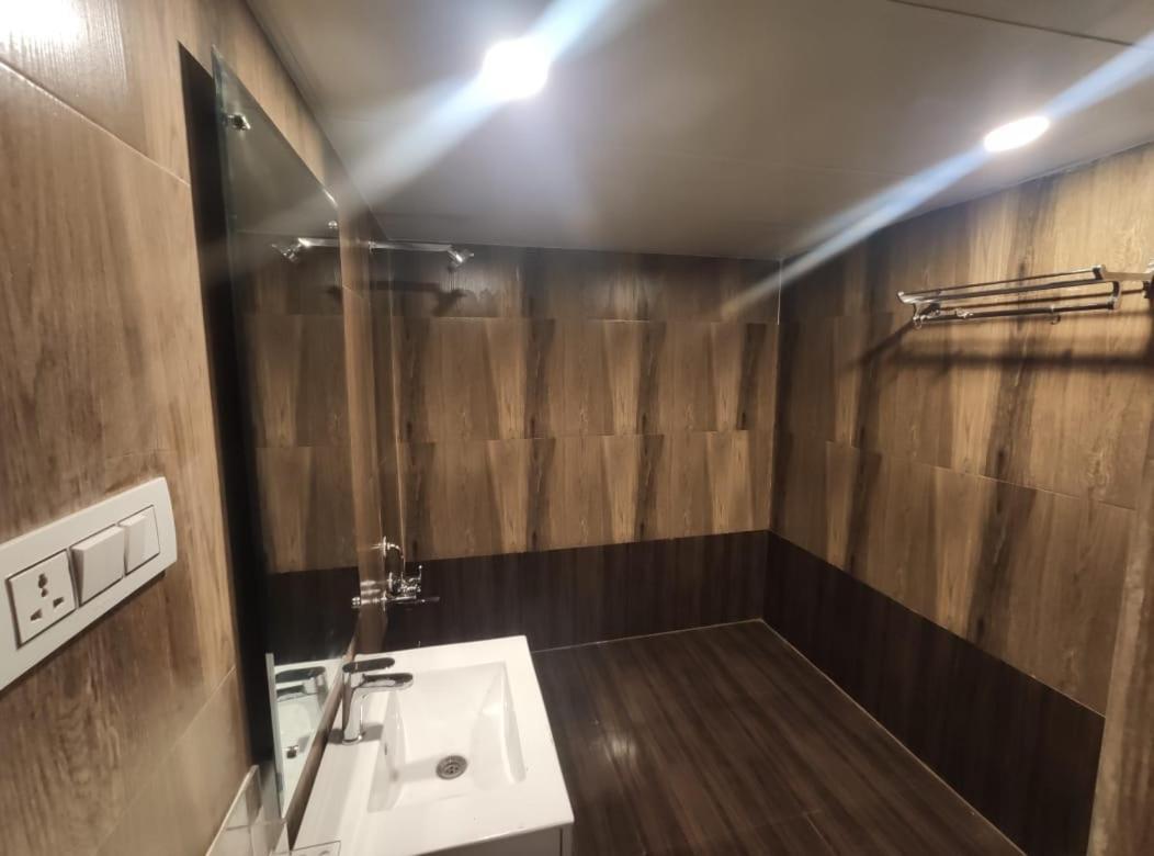New Hotel Suhail ไฮเดอราบัด ภายนอก รูปภาพ