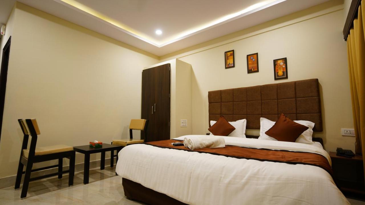New Hotel Suhail ไฮเดอราบัด ภายนอก รูปภาพ