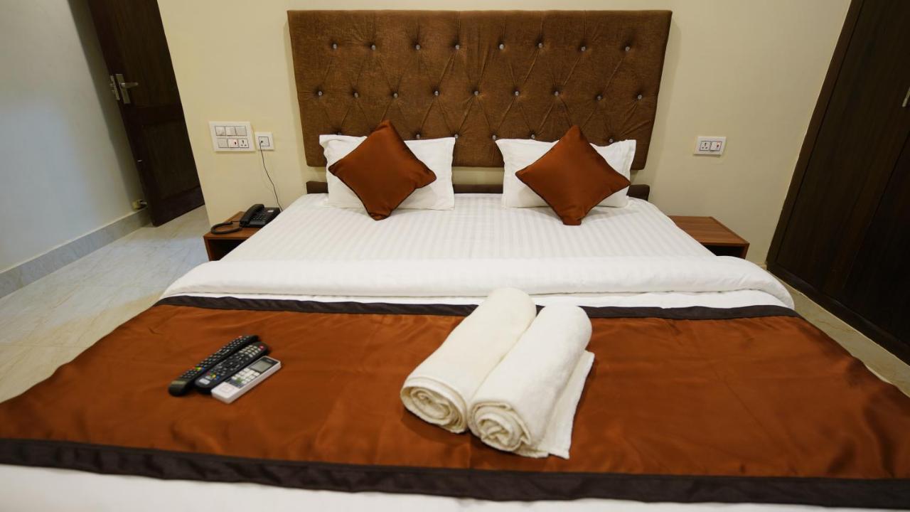 New Hotel Suhail ไฮเดอราบัด ภายนอก รูปภาพ