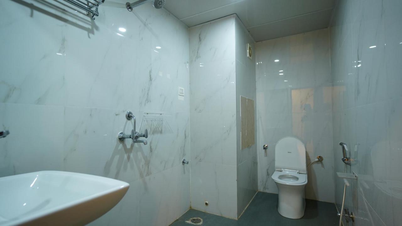 New Hotel Suhail ไฮเดอราบัด ภายนอก รูปภาพ