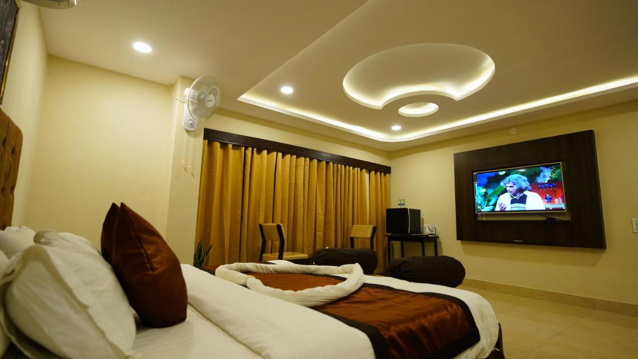 New Hotel Suhail ไฮเดอราบัด ภายนอก รูปภาพ