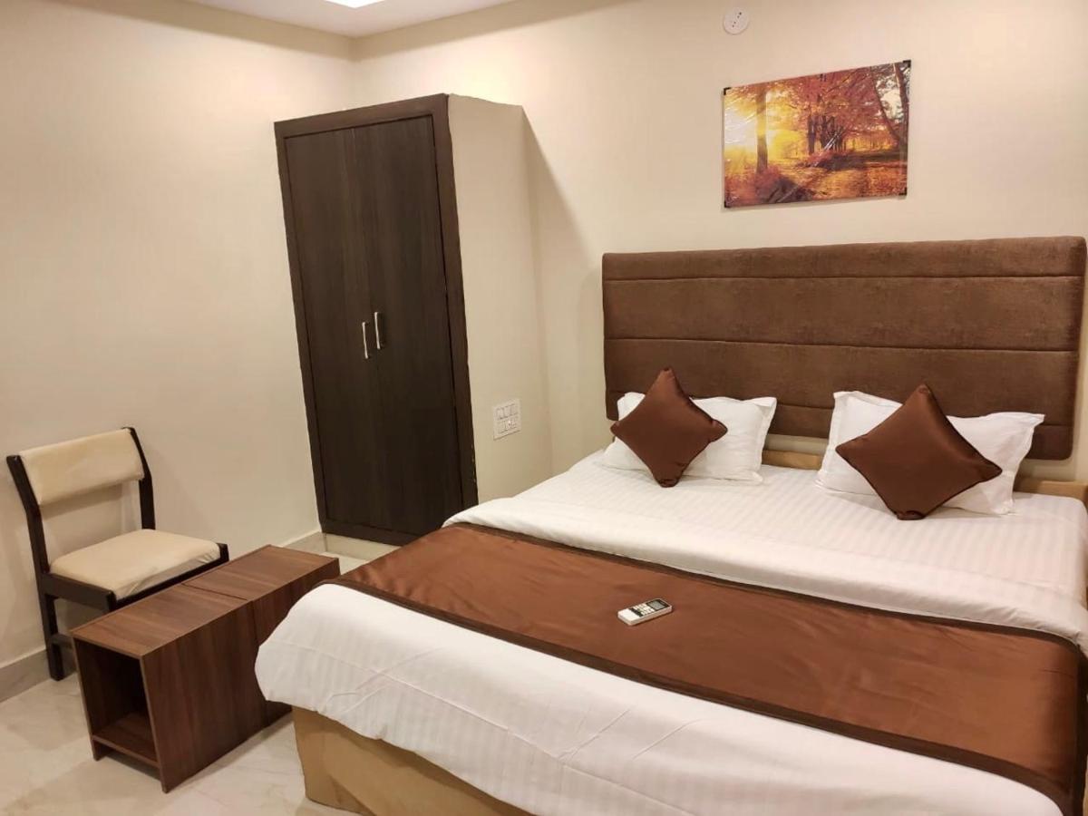 New Hotel Suhail ไฮเดอราบัด ภายนอก รูปภาพ